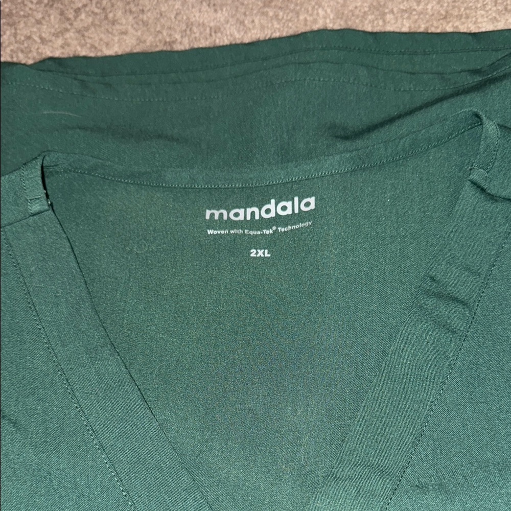 Mandala Green V-Neck Top 2XL Pants are an XL